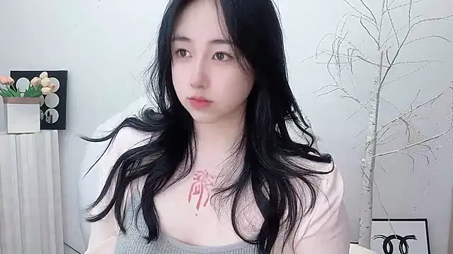 Love-hanzaizai718 online show from November 28, 2025, 3:04 pm