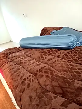 Snapshot of Cherry_Le02 chatting on November 11, 2025, 2:00 am Cherry Le02 online show from November 11, 2025, 2:00 am