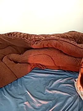 Snapshot of Cherry_Le02 chatting on December 15, 2025, 6:06 am Cherry Le02 online show from December 15, 2025, 6:06 am