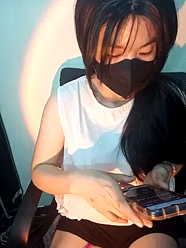 Snapshot of Cherry_Le02 chatting on February 7, 2026, 6:33 pm Cherry Le02 online show from February 7, 2026, 6:33 pm