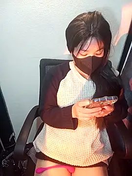 Snapshot of Cherry_Le02 chatting on February 9, 2026, 6:34 pm Cherry Le02 online show from February 9, 2026, 6:34 pm