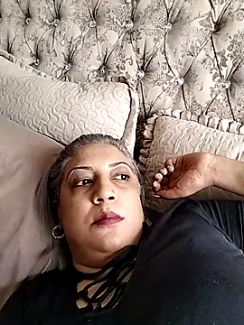 Snapshot of IndianLara chatting on November 14, 2025, 10:47 am IndianLara online show from November 14, 2025, 10:47 am