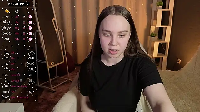 LunaDreeam online show from November 4, 2025, 3:33 pm