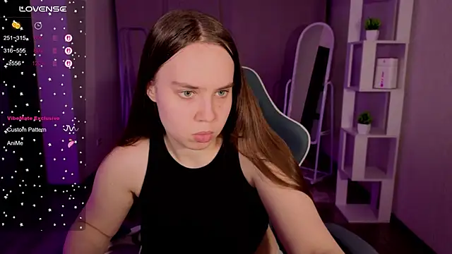 LunaDreeam online show from November 12, 2025, 3:34 pm