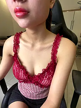   Lilybae   online show from November 9, 2025, 12:58 pm