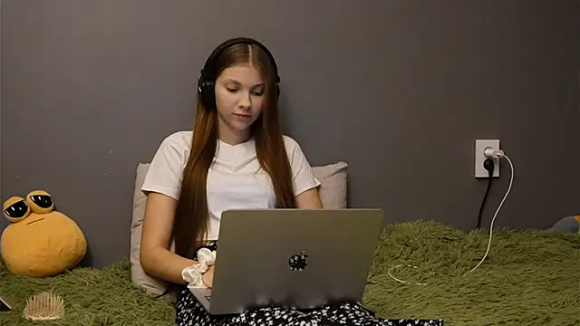 Softixq online show from December 1, 2025, 2:11 pm