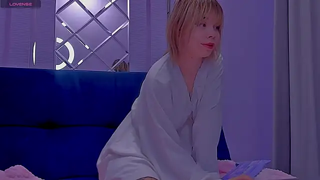 Snapshot of Milena_brilliant chatting on October 24, 2025, 10:11 am Milena brilliant online show from October 24, 2025, 10:11 am