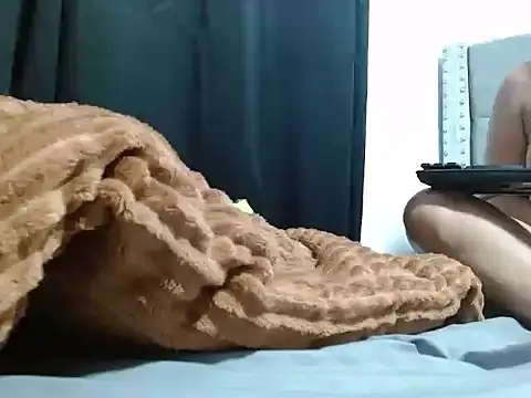 Snapshot of CeleneOrtiz chatting on December 17, 2025, 12:05 am CeleneOrtiz online show from December 17, 2025, 12:05 am