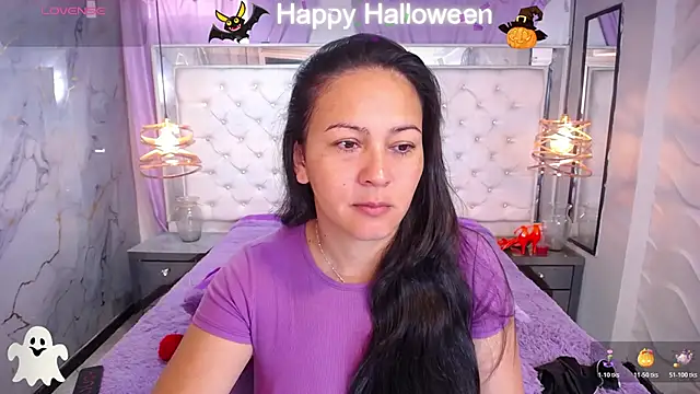 Snapshot of Melissa-roberts chatting on October 31, 2025, 2:07 pm Melissa-roberts online show from October 31, 2025, 2:07 pm