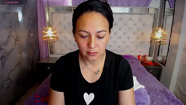 Melissa-roberts online show from November 15, 2025, 2:02 pm