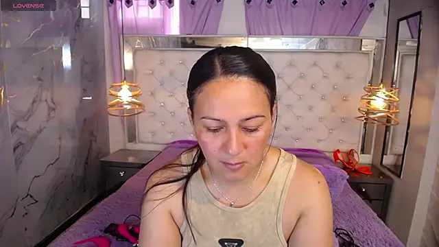 Melissa-roberts online show from December 3, 2025, 5:33 pm