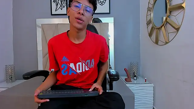 Snapshot of adams_bobby chatting on December 5, 2025, 11:52 am adams bobby online show from December 5, 2025, 11:52 am