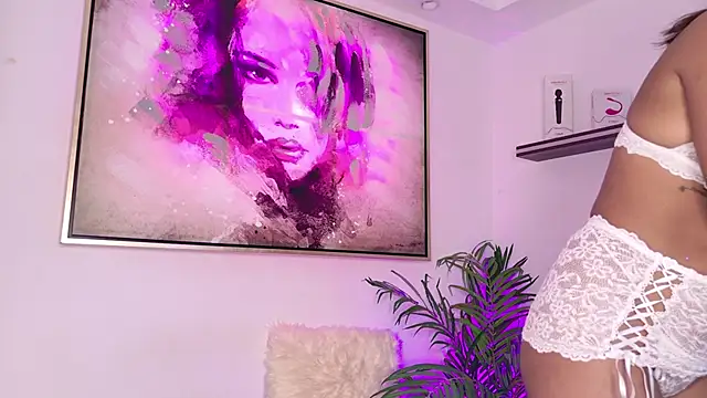 Snapshot of loana_vegas chatting on December 4, 2025, 4:27 pm loana vegas online show from December 4, 2025, 4:27 pm