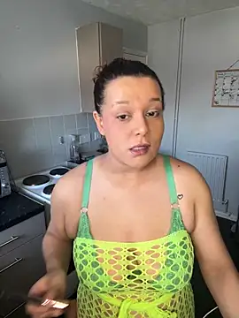 BubblesLovexox online show from February 22, 2026, 1:42 pm