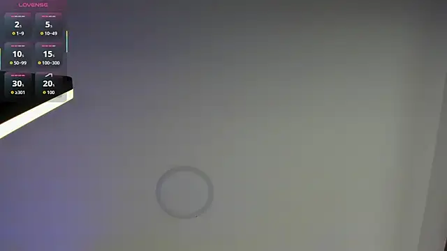 Vittoria  rossi online show from November 5, 2025, 1:44 pm