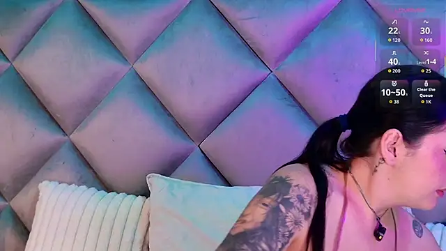 Snapshot of _giggy_2 chatting on November 11, 2025, 11:43 am giggy 2 online show from November 11, 2025, 11:43 am