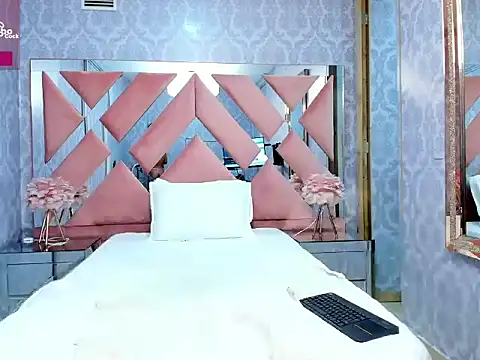 milkybaby  online show from October 27, 2025, 6:01 pm