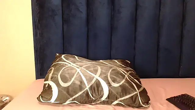 Snapshot of FUNBOOTYXX chatting on December 5, 2025, 8:05 pm FUNBOOTYXX online show from December 5, 2025, 8:05 pm