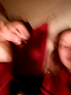 dulcessecretos online show from November 25, 2025, 9:48 pm