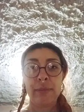 Snapshot of EmilyyRed chatting on November 28, 2025, 3:58 pm EmilyyRed online show from November 28, 2025, 3:58 pm