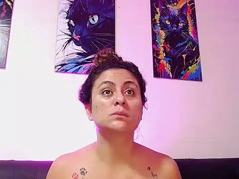 Caroline Jons online show from November 14, 2025, 10:58 am