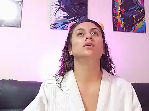 Caroline Jons online show from November 19, 2025, 11:43 am