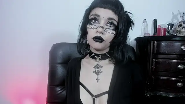 Yueeclipsa online show from December 14, 2025, 4:51 am