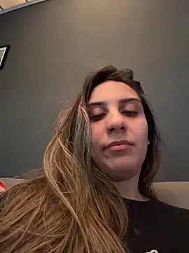 sarah honey   online show from November 12, 2025, 2:17 pm