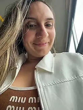 sarah honey   online show from November 20, 2025, 3:34 pm