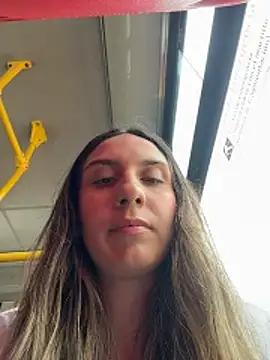 sarah honey   online show from November 23, 2025, 3:45 pm