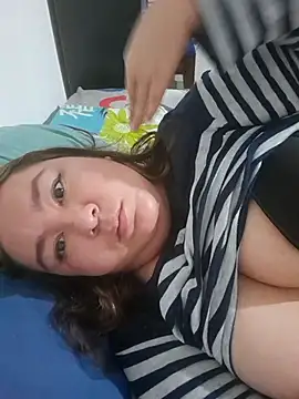 Snapshot of SaraCute_1 chatting on November 5, 2025, 2:06 pm SaraCute 1 online show from November 5, 2025, 2:06 pm