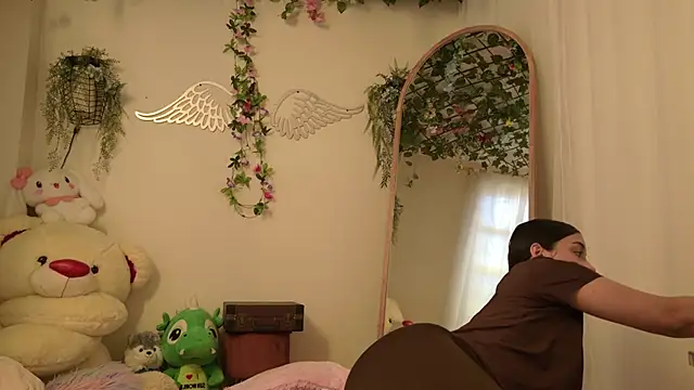 ISA NIXON online show from April 1, 2026, 3:31 pm