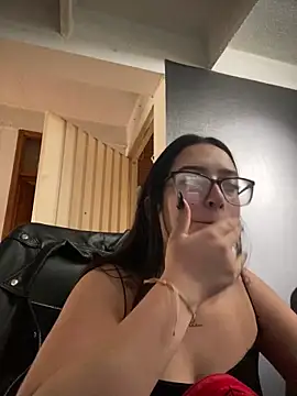 Kloe Novoa online show from February 10, 2026, 1:26 pm