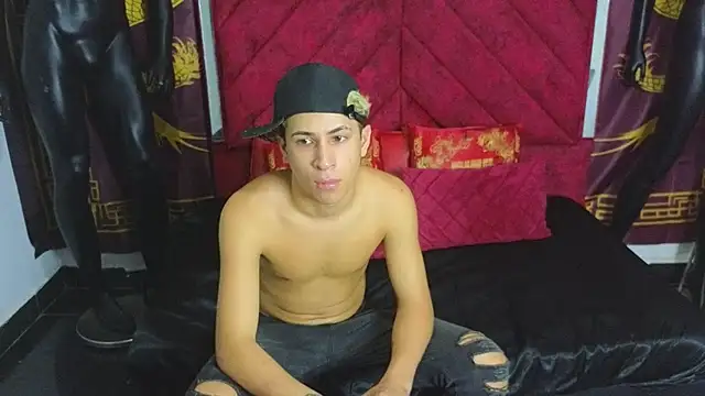 Snapshot of Horny_Duo0 chatting on October 25, 2025, 4:53 am Horny Duo0 online show from October 25, 2025, 4:53 am