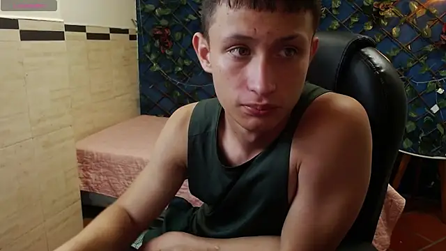 Snapshot of Garuo_18 chatting on November 6, 2025, 3:07 am Garuo 18 online show from November 6, 2025, 3:07 am