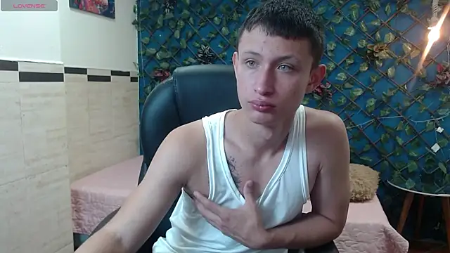 Snapshot of Garuo_18 chatting on November 7, 2025, 3:28 am Garuo 18 online show from November 7, 2025, 3:28 am