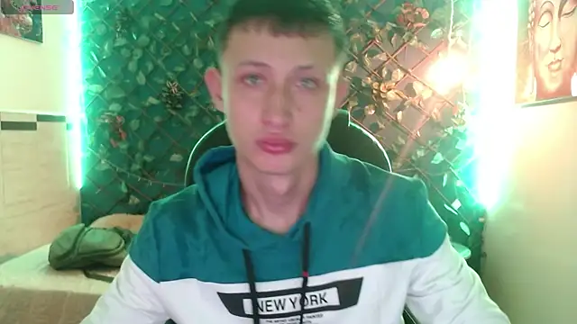 Snapshot of Garuo_18 chatting on November 15, 2025, 2:53 am Garuo 18 online show from November 15, 2025, 2:53 am