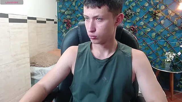 Snapshot of Garuo_18 chatting on November 20, 2025, 3:07 am Garuo 18 online show from November 20, 2025, 3:07 am