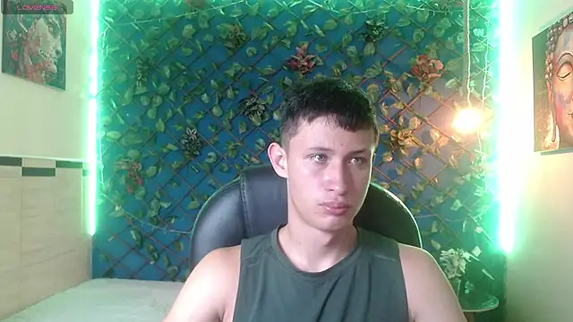 Snapshot of Garuo_18 chatting on November 21, 2025, 3:38 am Garuo 18 online show from November 21, 2025, 3:38 am