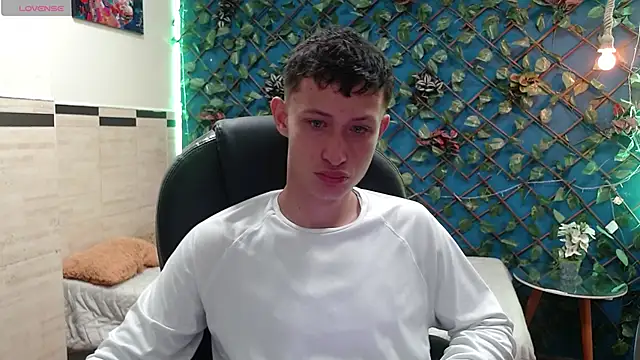 Snapshot of Garuo_18 chatting on November 26, 2025, 3:07 am Garuo 18 online show from November 26, 2025, 3:07 am