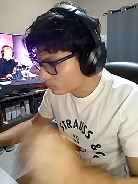 Snapshot of Ais_B10 chatting on November 20, 2025, 3:28 am Ais B10 online show from November 20, 2025, 3:28 am