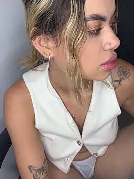 Alanna-foxx online show from November 5, 2025, 3:17 am