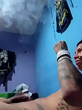 Snapshot of Ojitosbrrr chatting on November 22, 2025, 7:51 am Ojitosbrrr online show from November 22, 2025, 7:51 am