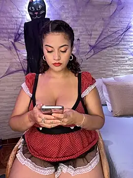 amellita-33 online show from October 29, 2025, 6:15 am