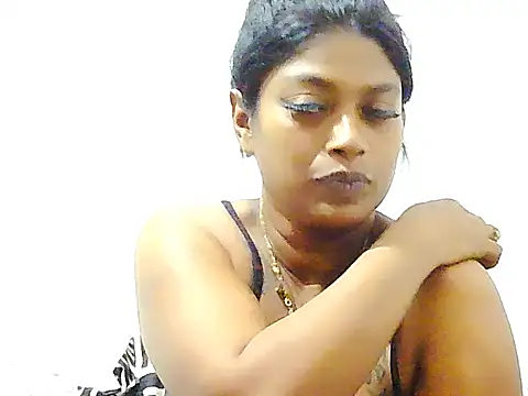 Snapshot of DOVE85 chatting on November 19, 2025, 9:15 pm DOVE85 online show from November 19, 2025, 9:15 pm