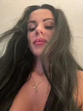 Snapshot of EmmaVayne chatting on February 23, 2026, 8:06 pm EmmaVayne online show from February 23, 2026, 8:06 pm