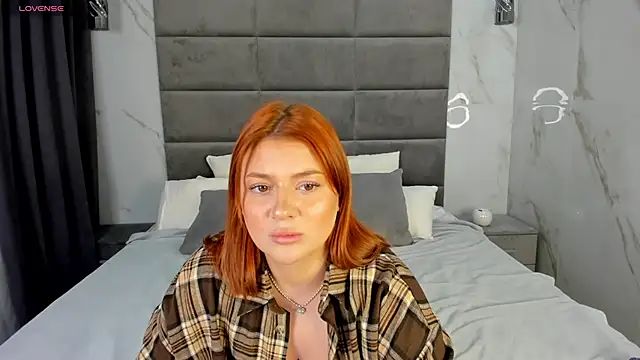 Susie Porter online show from November 6, 2025, 1:50 am