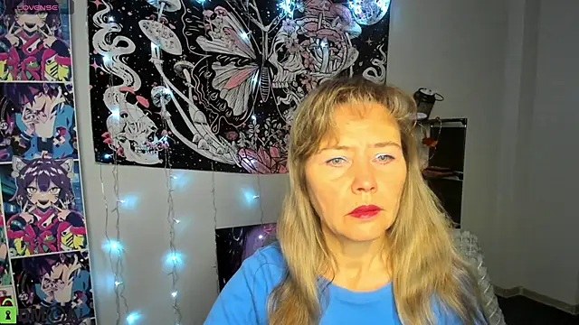 Carla Vogue online show from December 15, 2025, 3:00 am