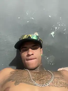 Snapshot of Guilps chatting on October 25, 2025, 1:46 am Guilps online show from October 25, 2025, 1:46 am