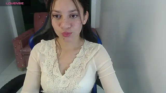 Snapshot of velvetvixen_t chatting on November 10, 2025, 12:59 pm velvetvixen t online show from November 10, 2025, 12:59 pm